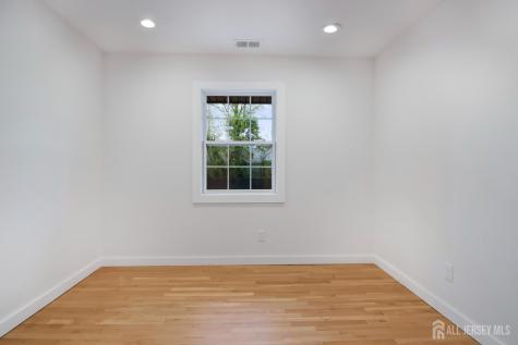 4 Morris Avenue Edison NJ 08837