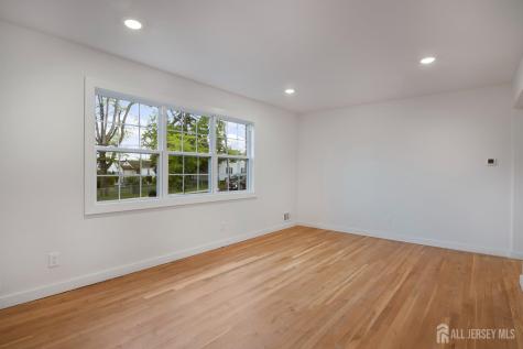 4 Morris Avenue Edison NJ 08837
