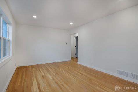 4 Morris Avenue Edison NJ 08837
