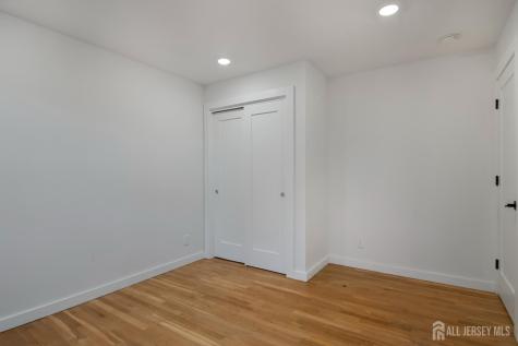 4 Morris Avenue Edison NJ 08837