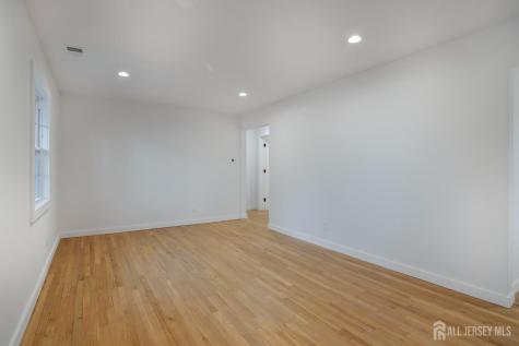 4 Morris Avenue Edison NJ 08837