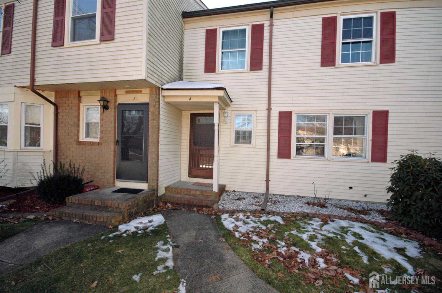 4 White Oaks Drive Sayreville NJ 08872