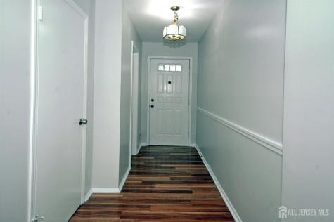4 White Oaks Drive Sayreville NJ 08872