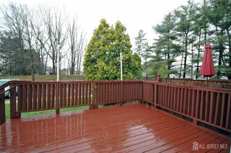 4 White Oaks Drive Sayreville NJ 08872