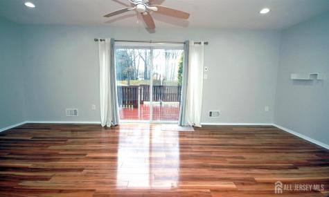 4 White Oaks Drive Sayreville NJ 08872