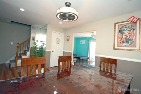 4 White Oaks Drive Sayreville NJ 08872