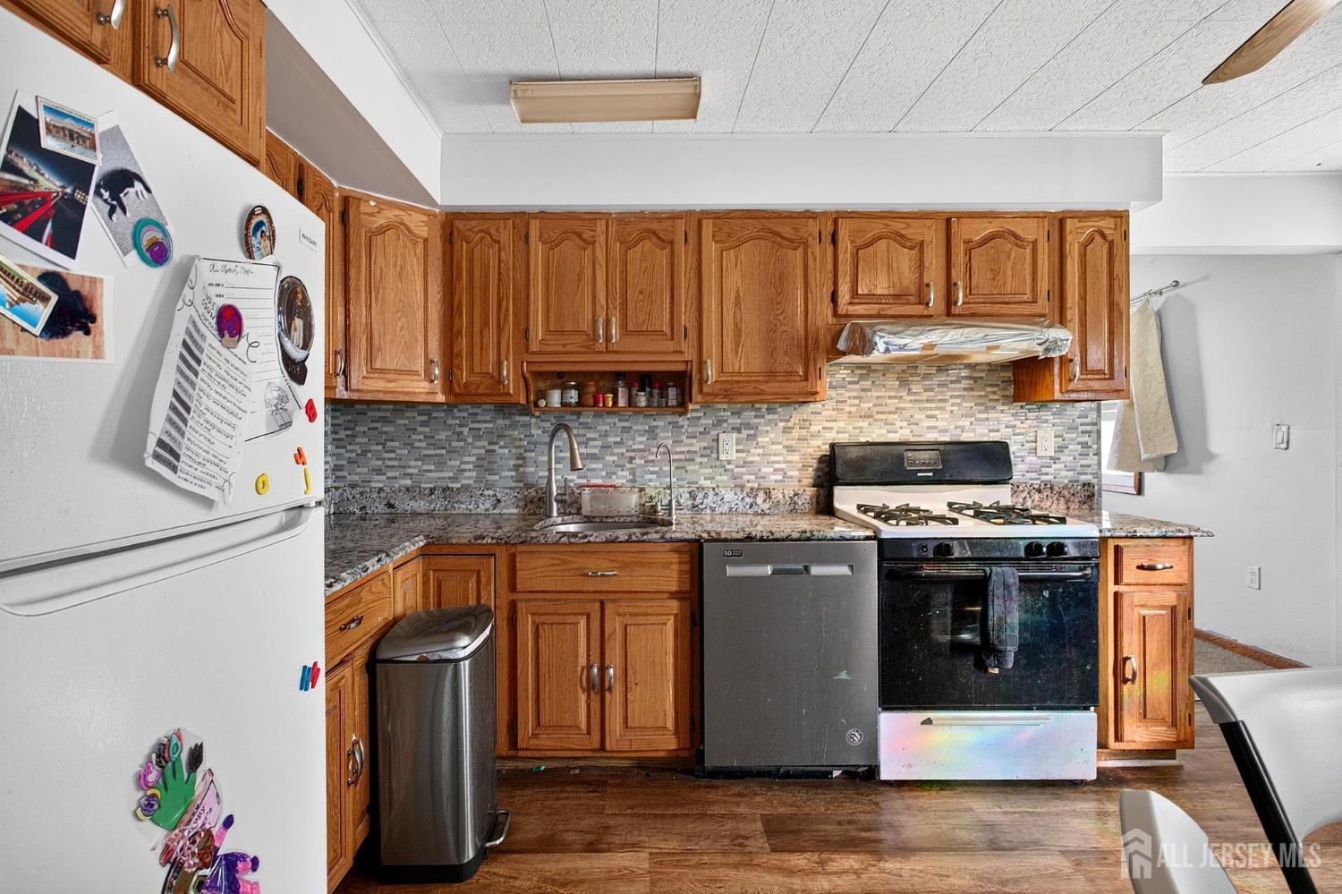 8 Kelly Street Metuchen NJ 08840
