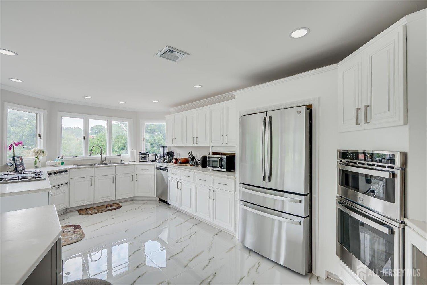 8 Nathan Drive North Brunswick NJ 08902