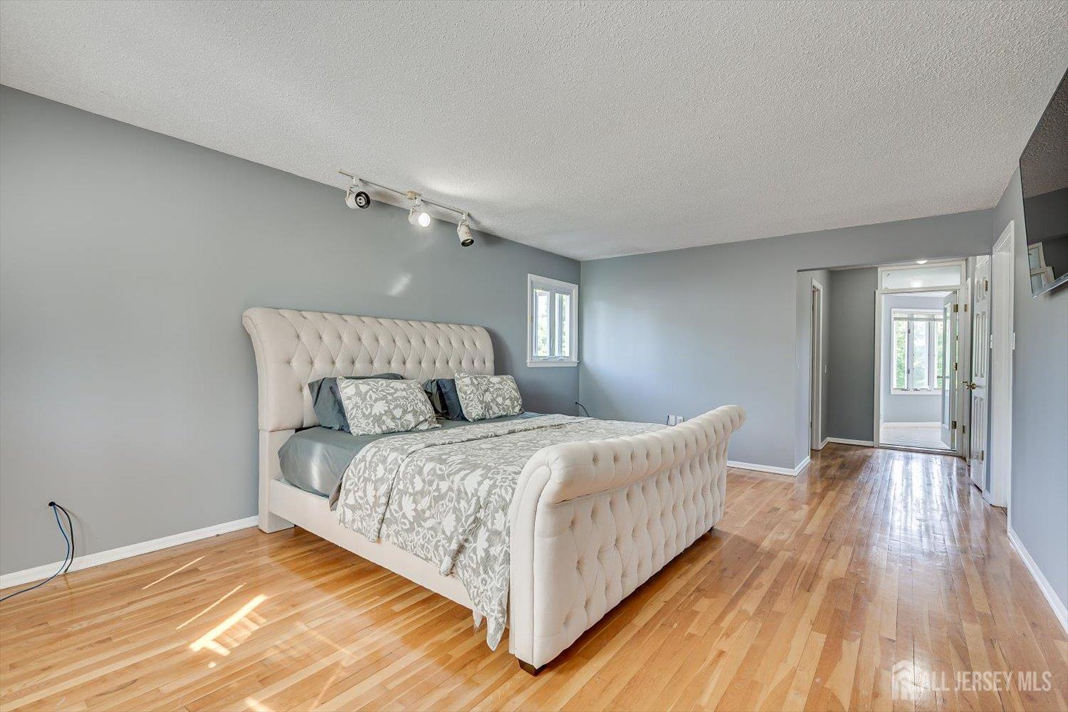 8 Nathan Drive North Brunswick NJ 08902