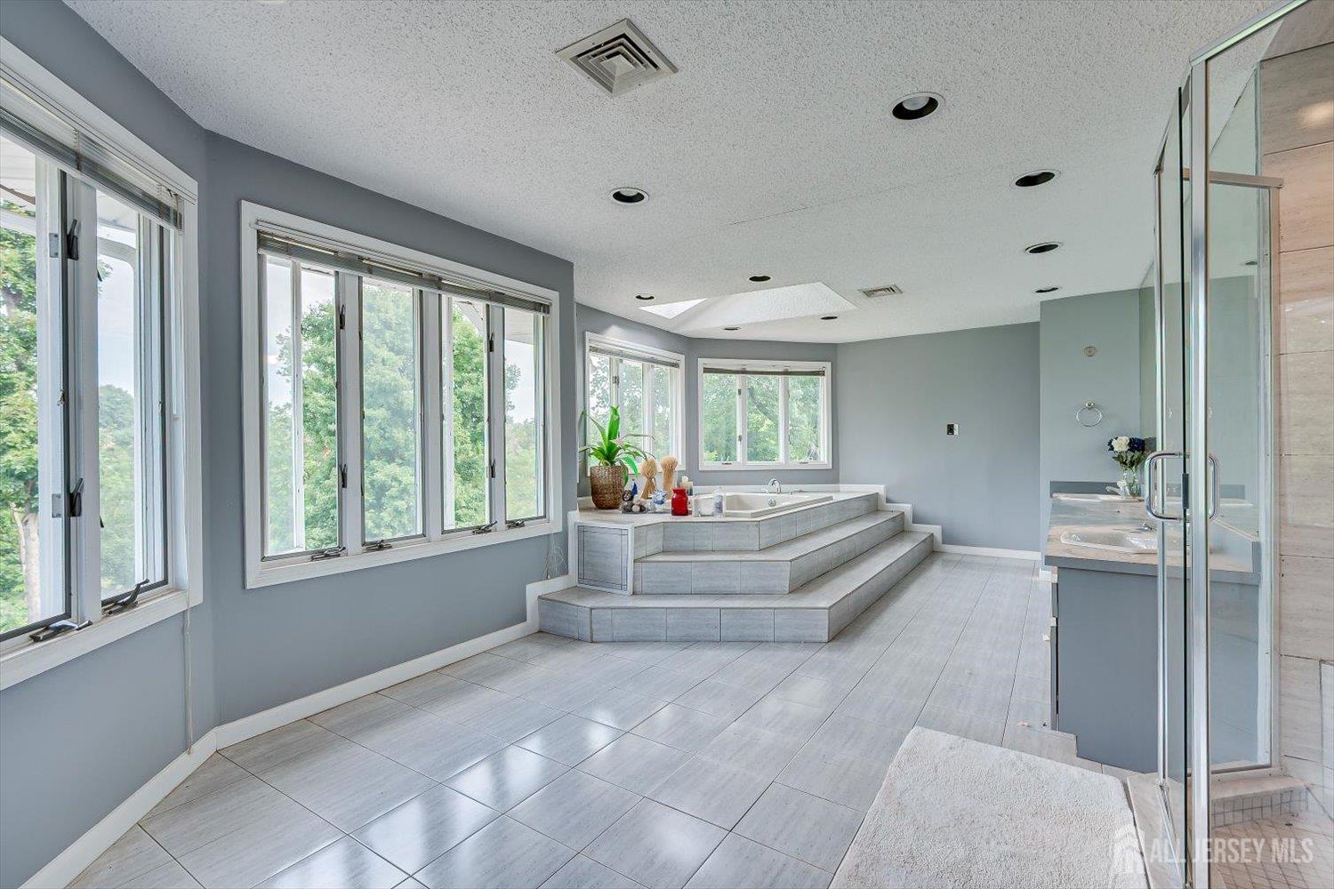 8 Nathan Drive North Brunswick NJ 08902