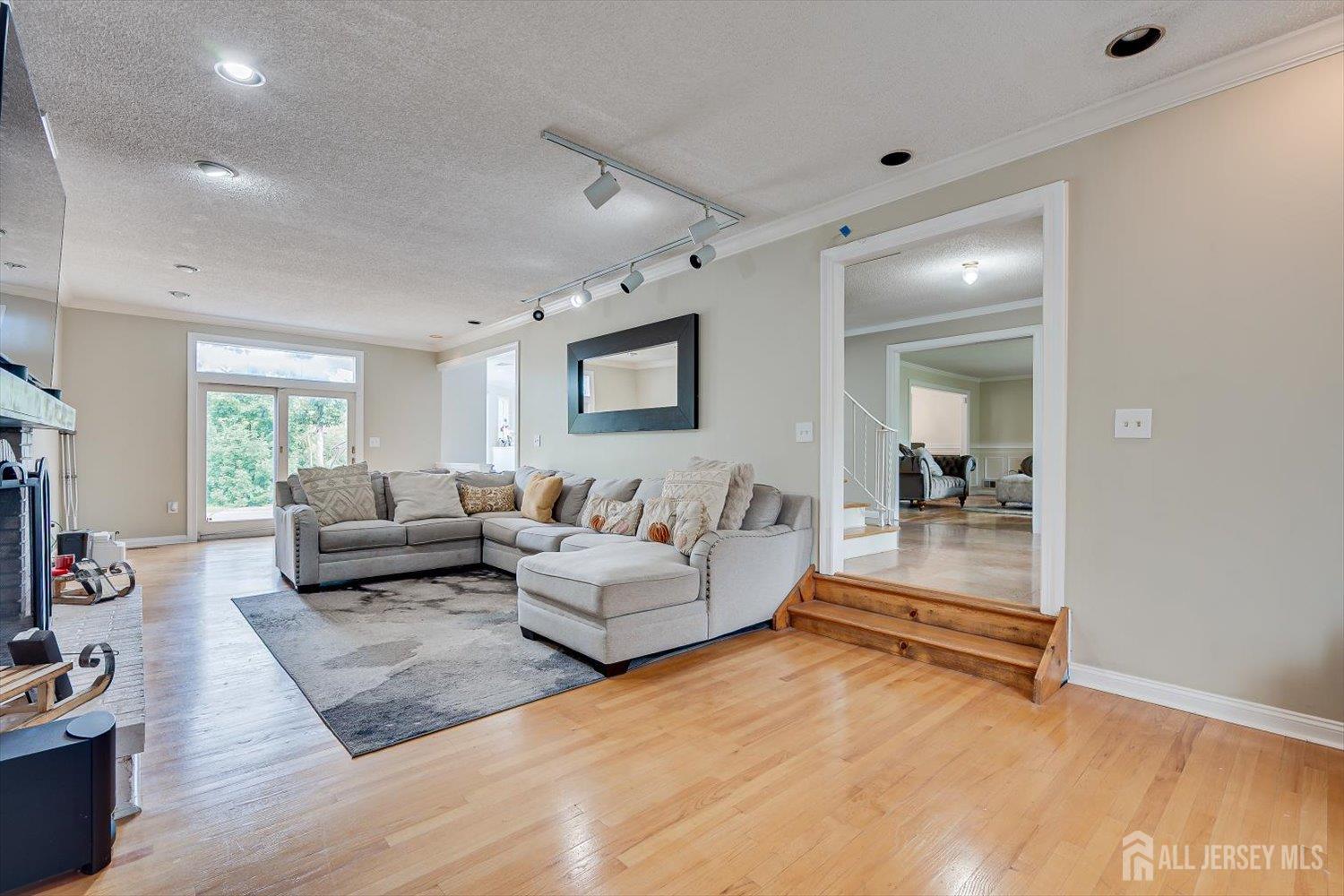8 Nathan Drive North Brunswick NJ 08902