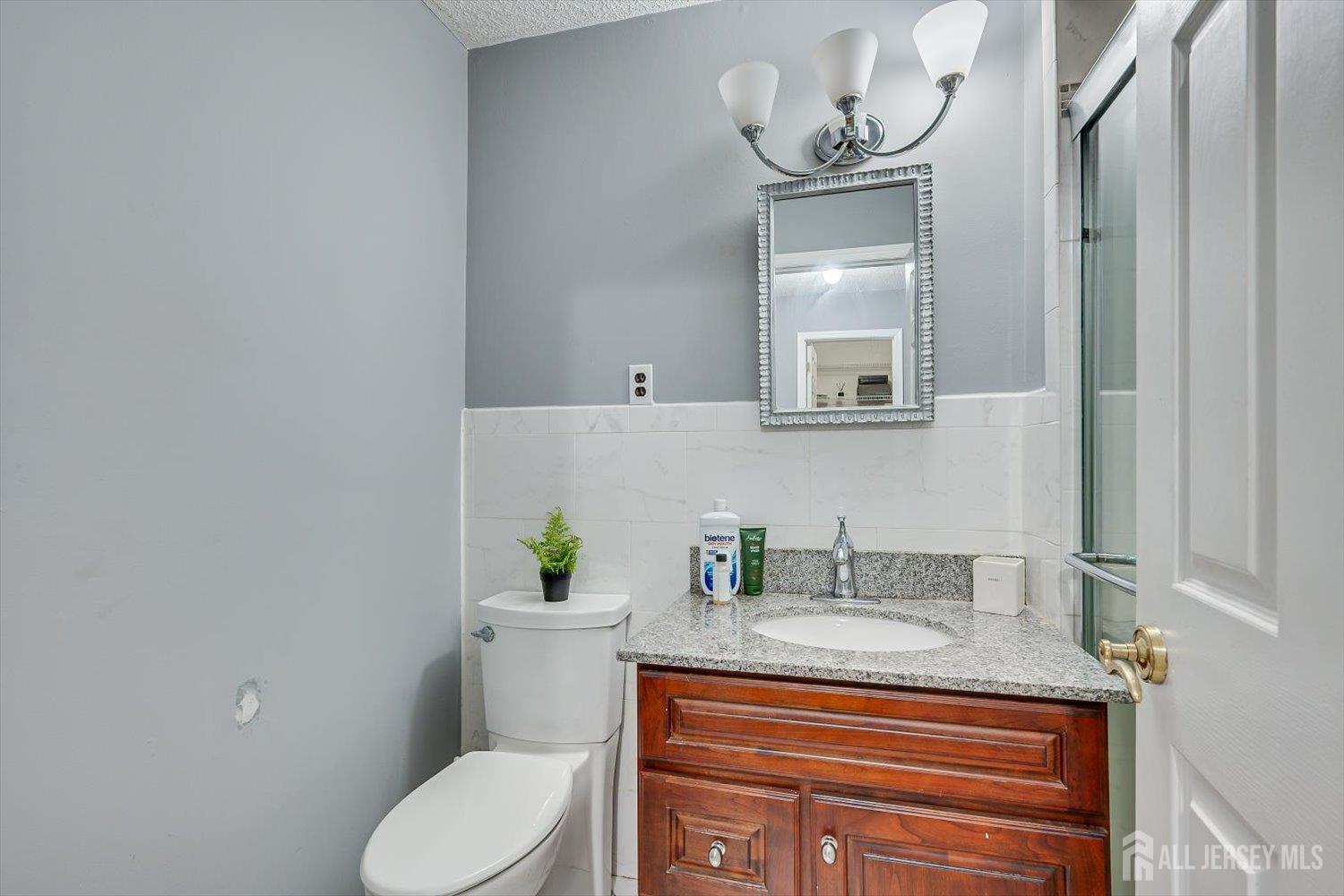 8 Nathan Drive North Brunswick NJ 08902