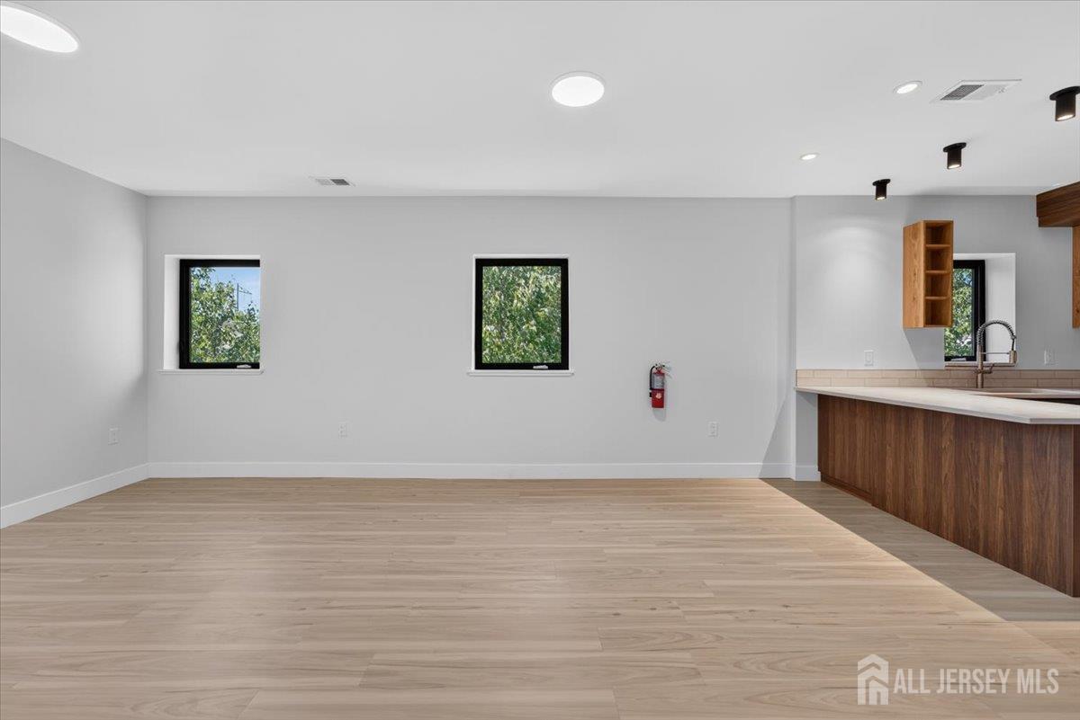 810 N 2nd Avenue Highland Park NJ 08904