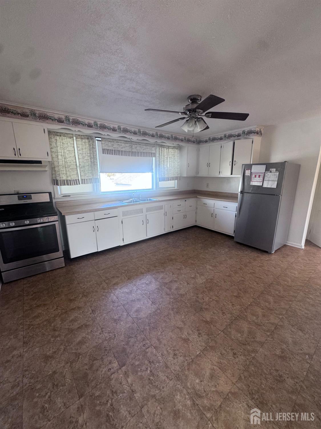 20 Howard Street Hopelawn NJ 08861