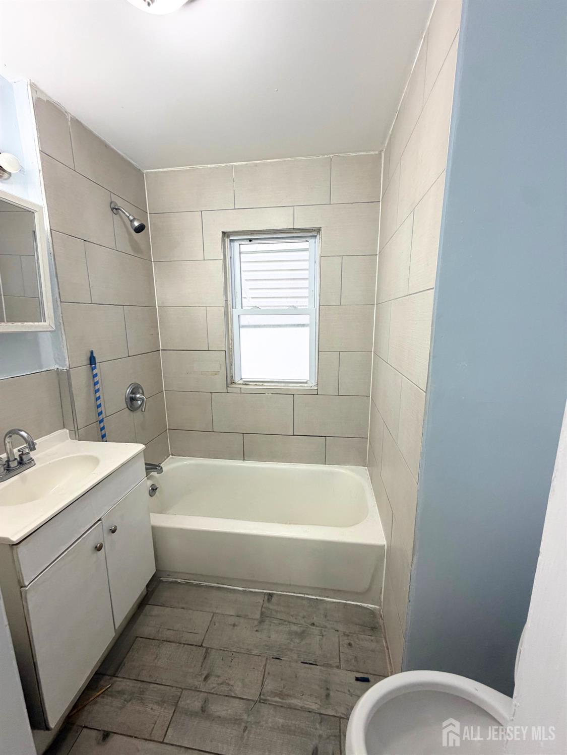 1060 Bond Street Elizabeth NJ 07201