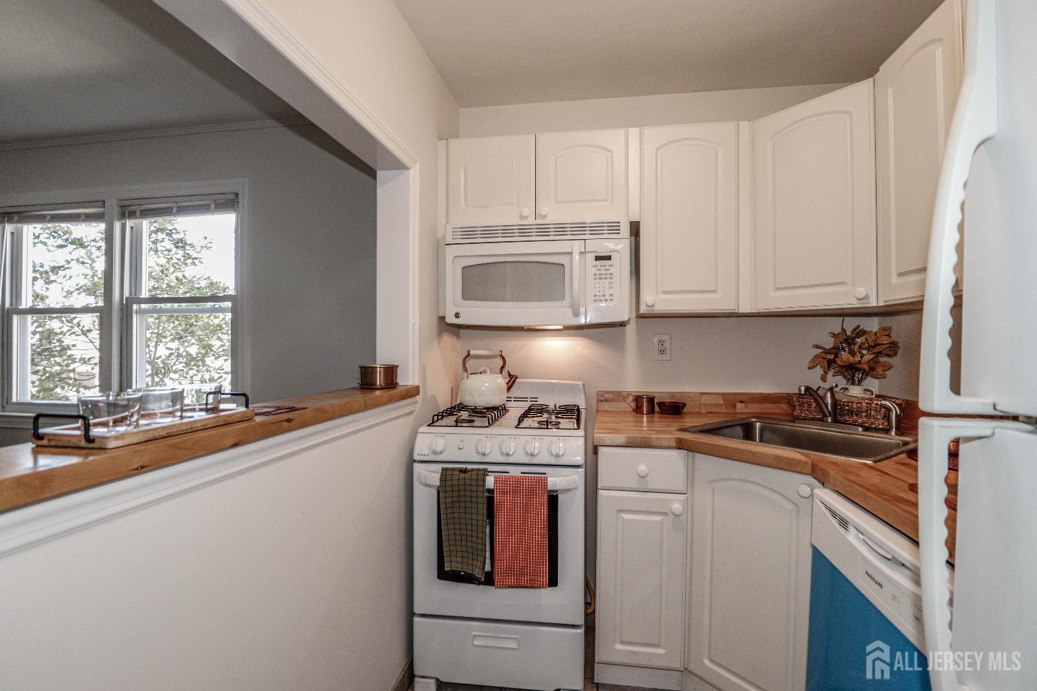 569 Main Street Metuchen NJ 08840
