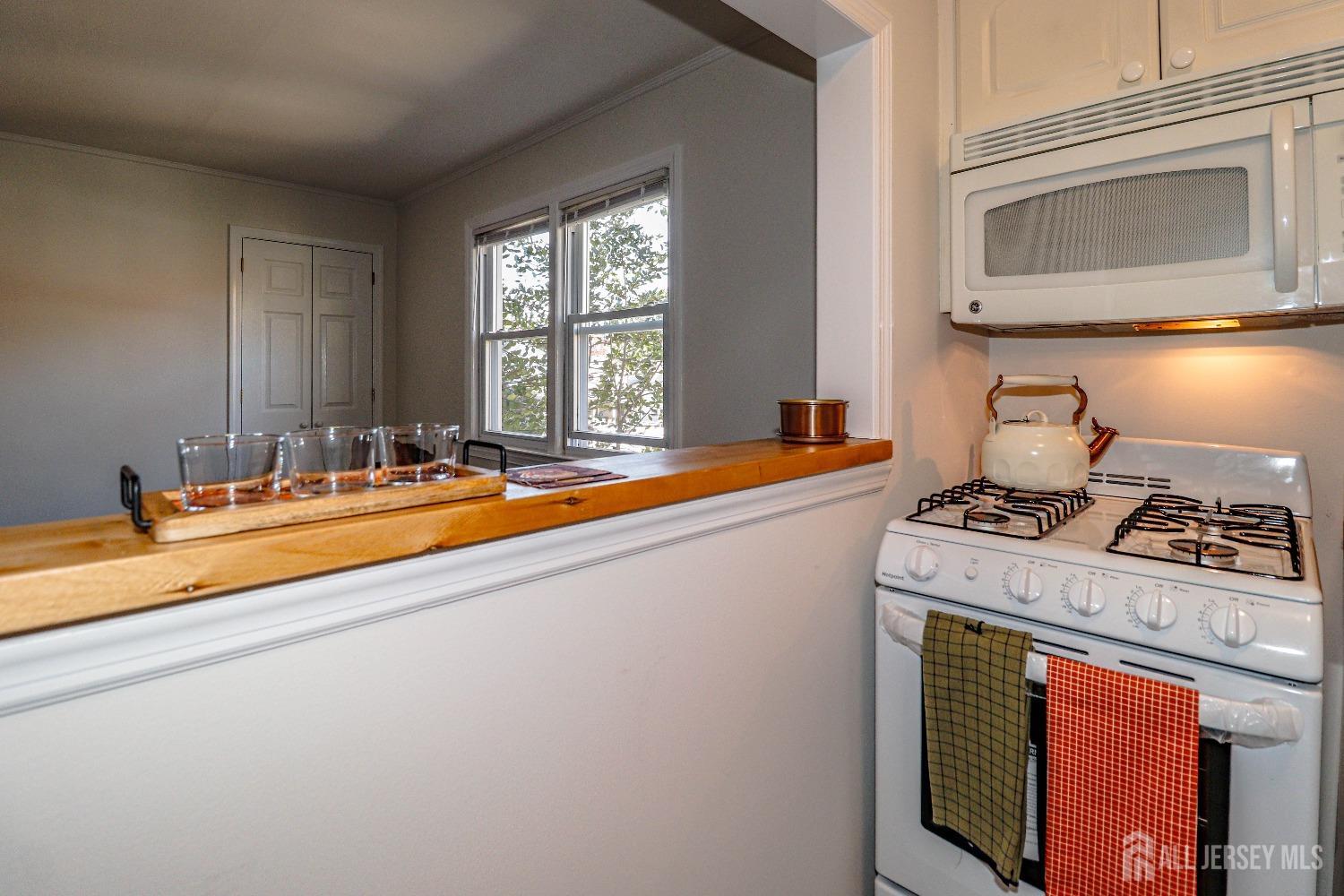 569 Main Street Metuchen NJ 08840