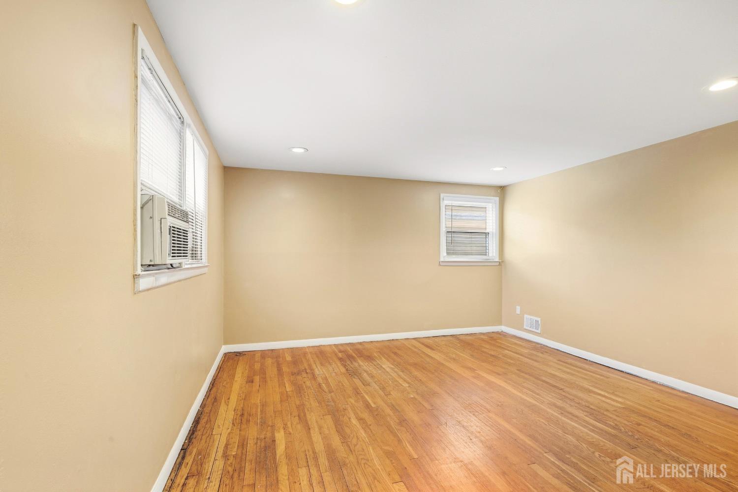 65 Campbell Avenue Edison NJ 08817