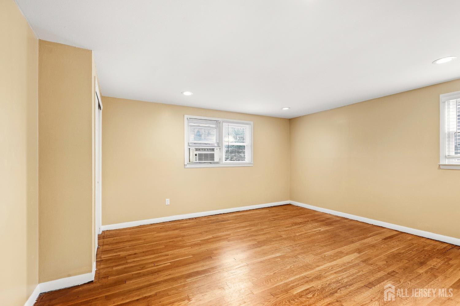 65 Campbell Avenue Edison NJ 08817