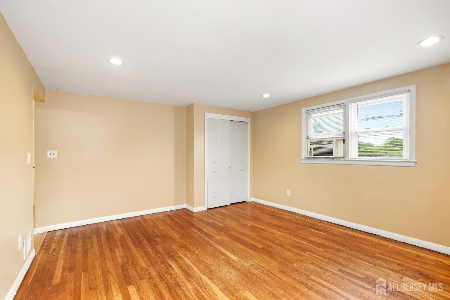 65 Campbell Avenue Edison NJ 08817