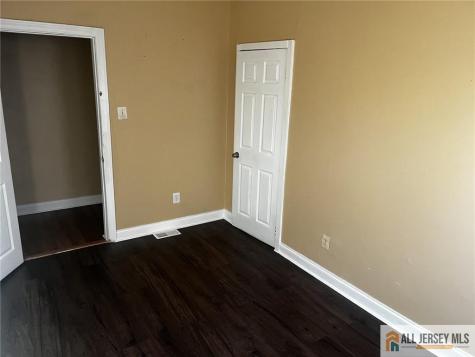 186 Comstock Street New Brunswick NJ 08901
