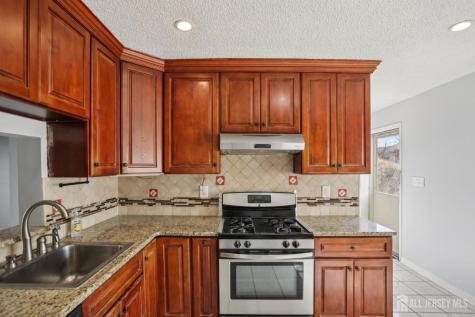 204 Hampshire Court Piscataway NJ 08854