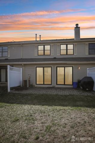 204 Hampshire Court Piscataway NJ 08854