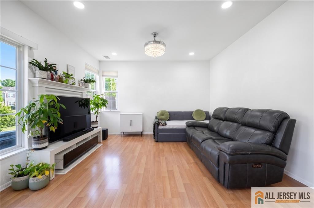 67 Glen Oaks Court Old Bridge NJ 08857