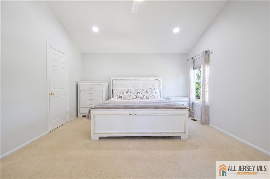 67 Glen Oaks Court Old Bridge NJ 08857