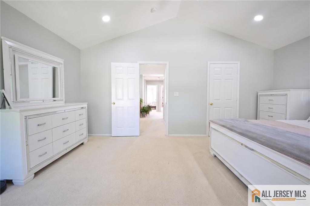 67 Glen Oaks Court Old Bridge NJ 08857