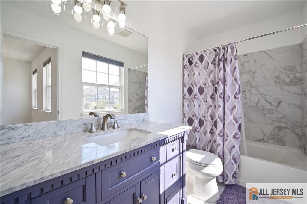 67 Glen Oaks Court Old Bridge NJ 08857