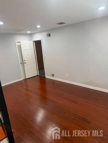16 Wakefield Drive Edison NJ 08820