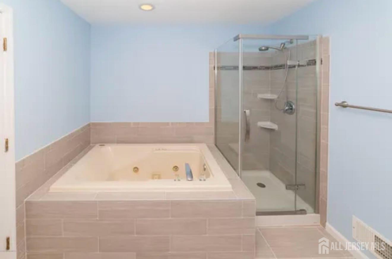 197 Windsong Circle East Brunswick NJ 08816