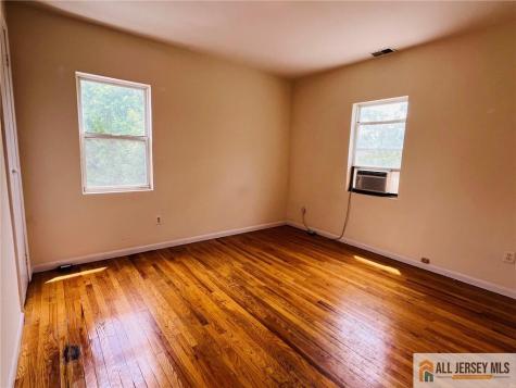17 Elm Court Metuchen NJ 08840