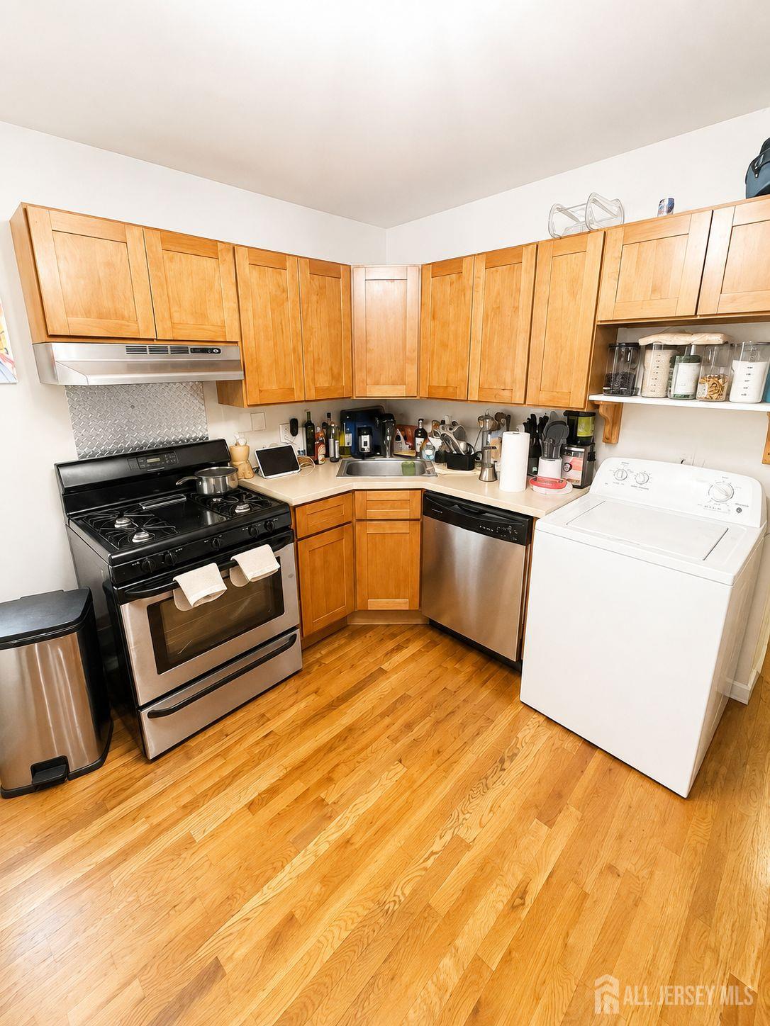 600 N 6th 2nd Floor Street N Newark NJ 07107