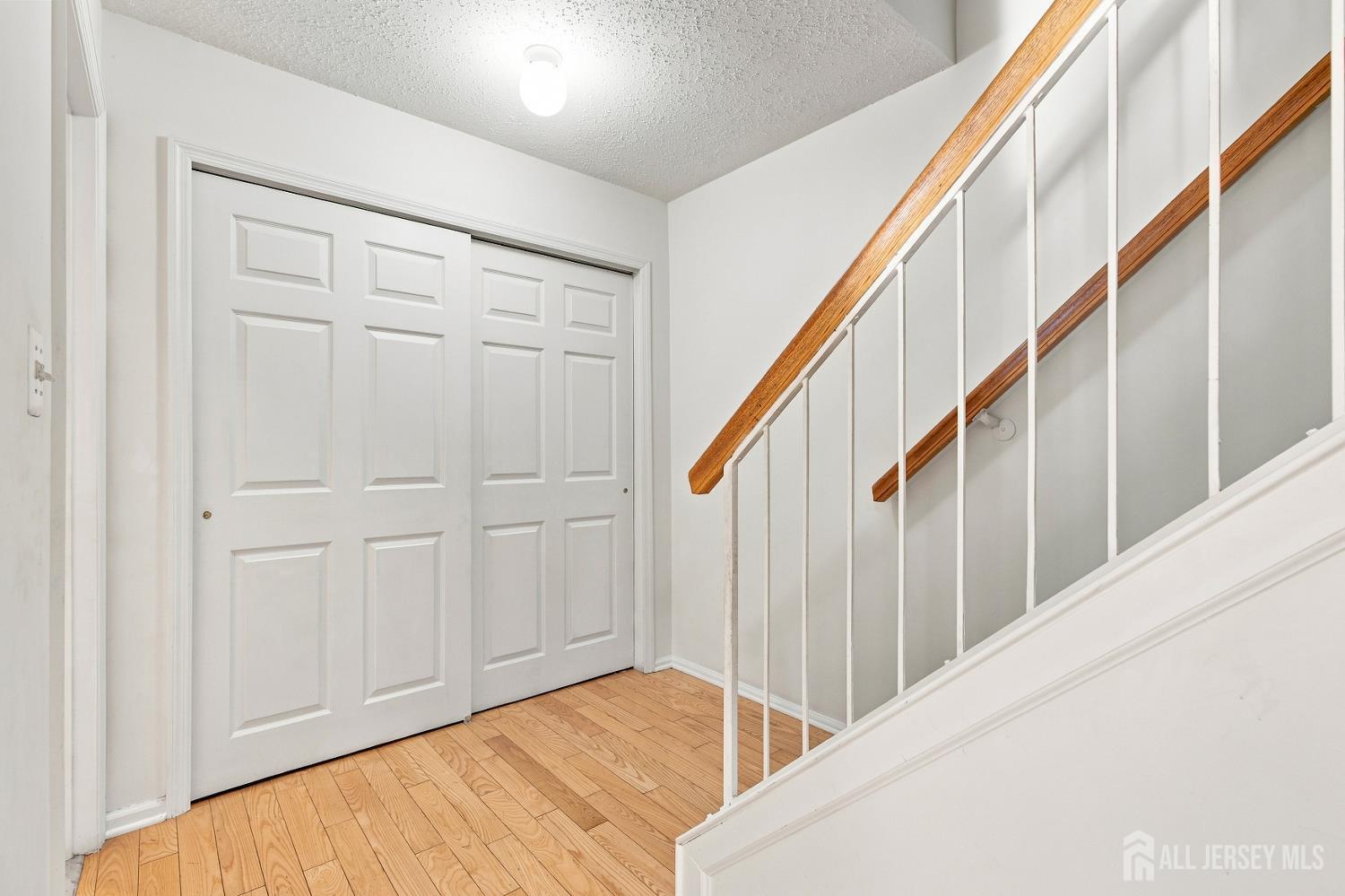 63 Prestwick Way Edison NJ 08820