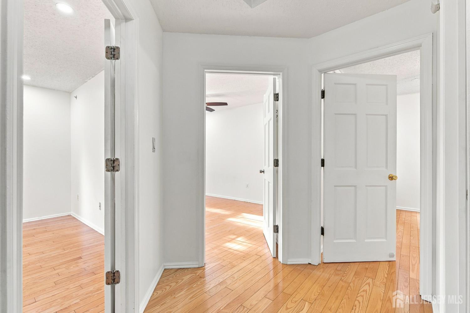 63 Prestwick Way Edison NJ 08820