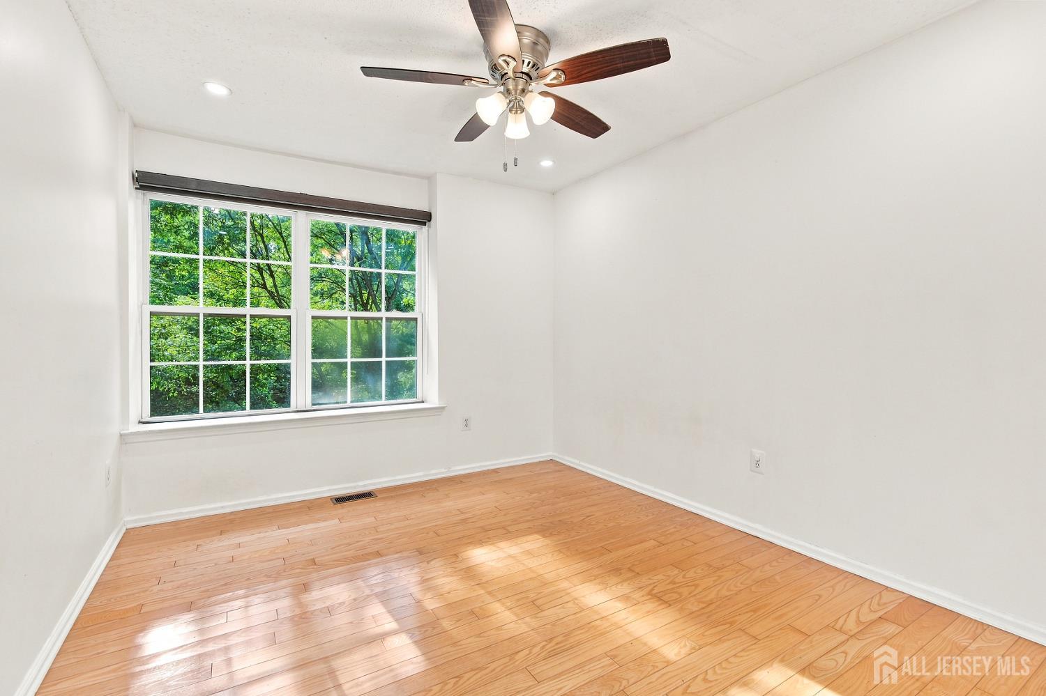 63 Prestwick Way Edison NJ 08820