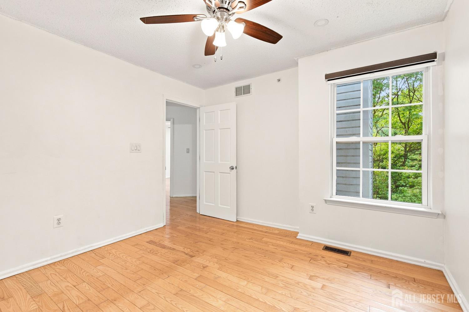 63 Prestwick Way Edison NJ 08820