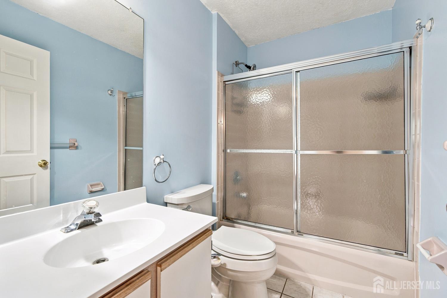 63 Prestwick Way Edison NJ 08820