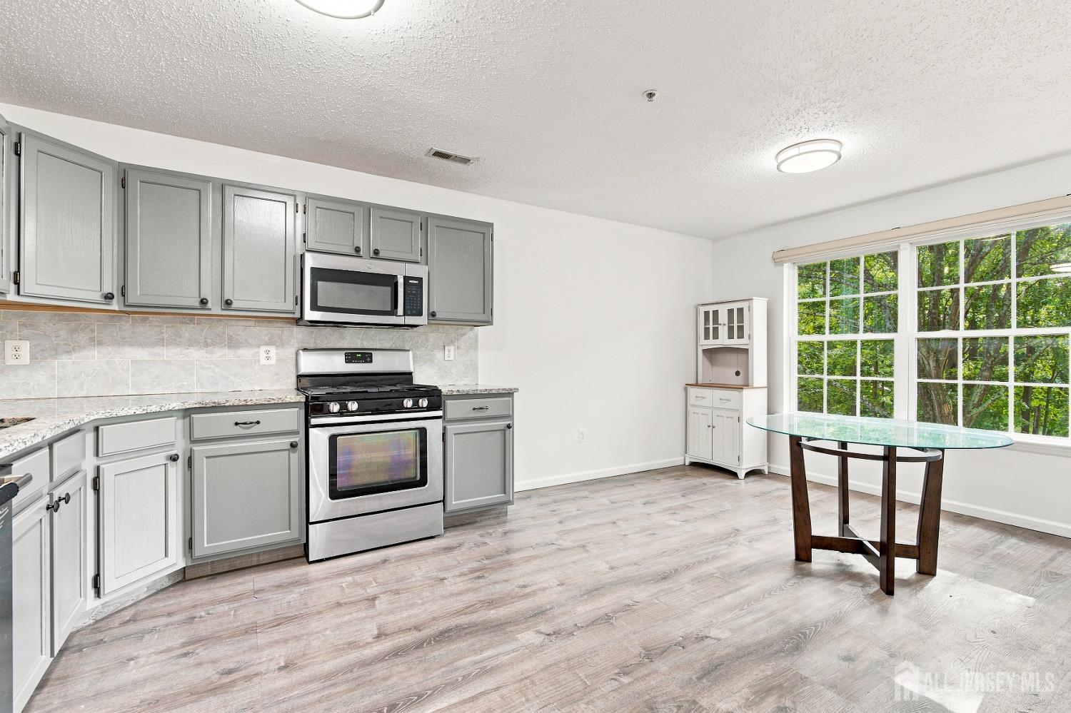 63 Prestwick Way Edison NJ 08820