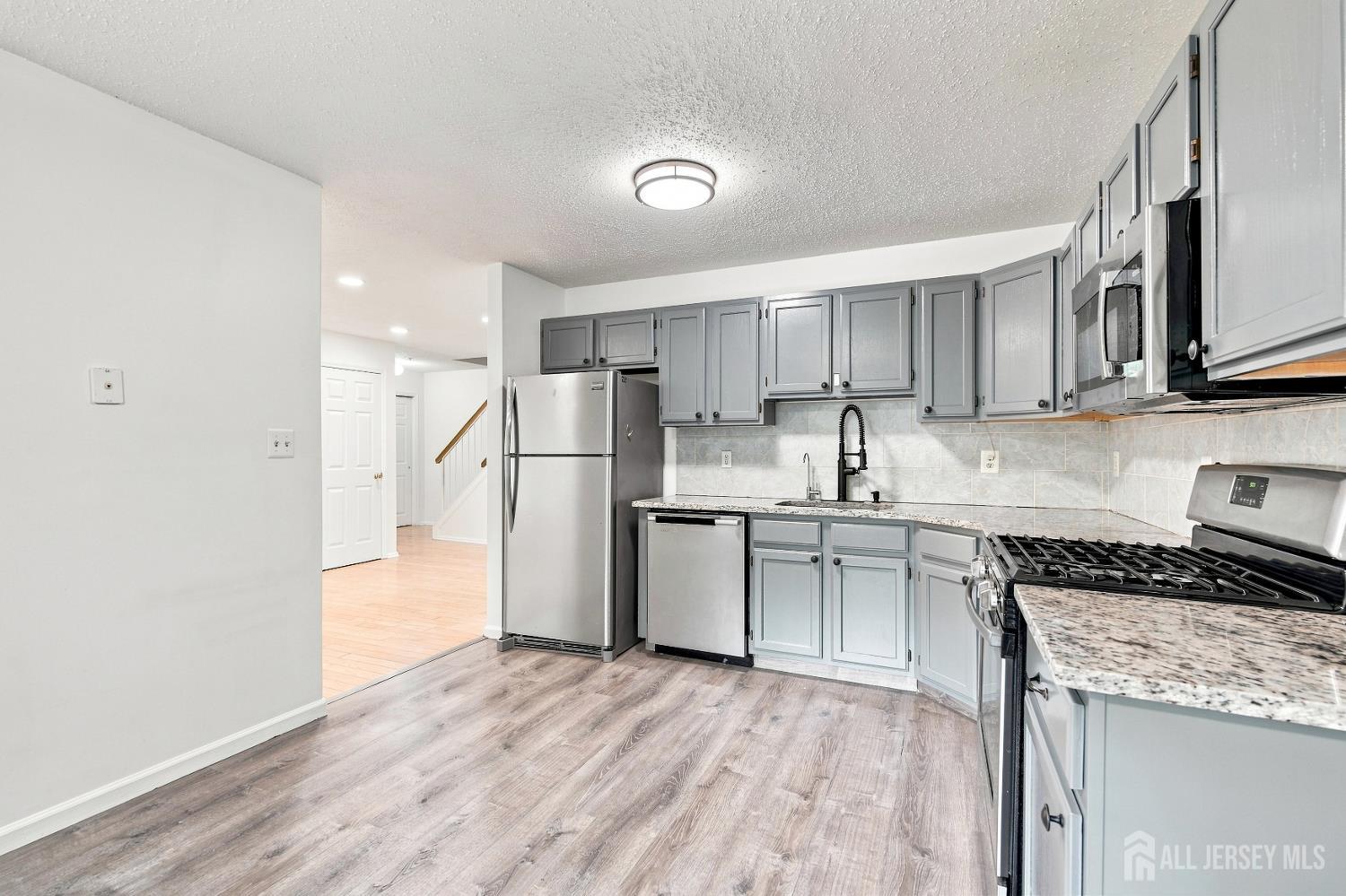63 Prestwick Way Edison NJ 08820