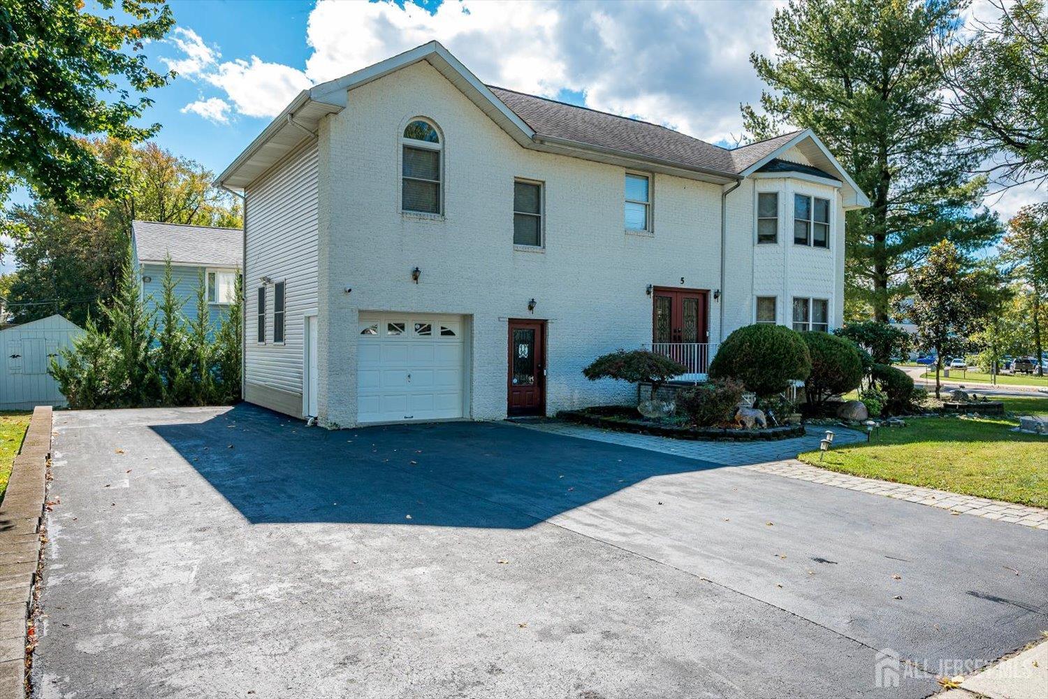 5 Hollywood Street Edison NJ 08820