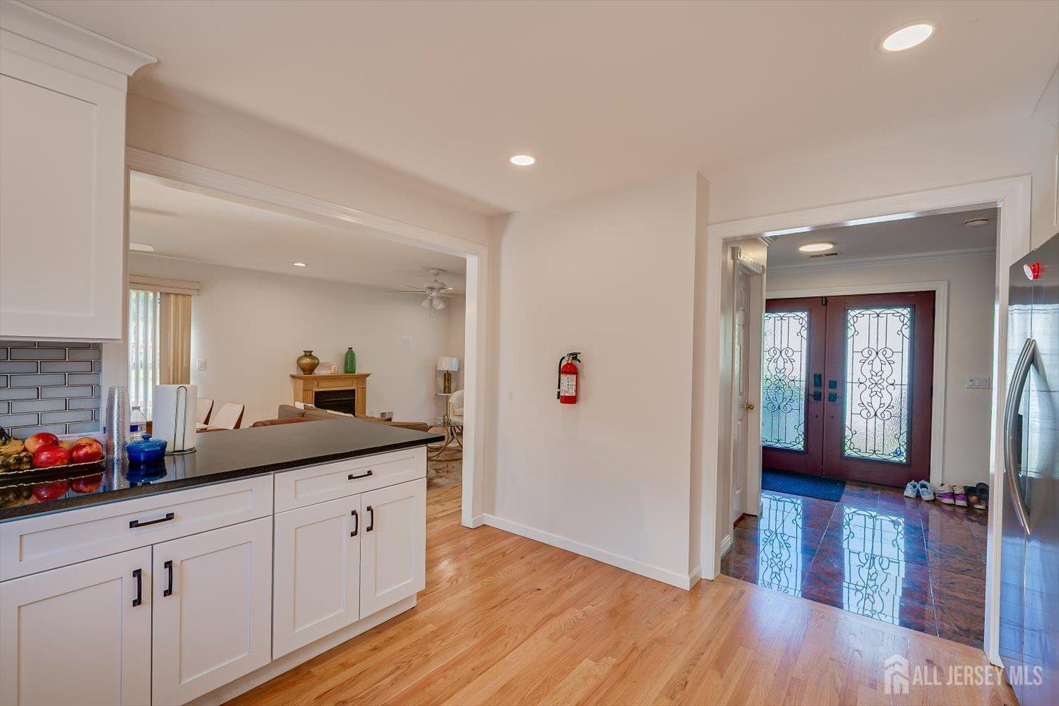 5 Hollywood Street Edison NJ 08820