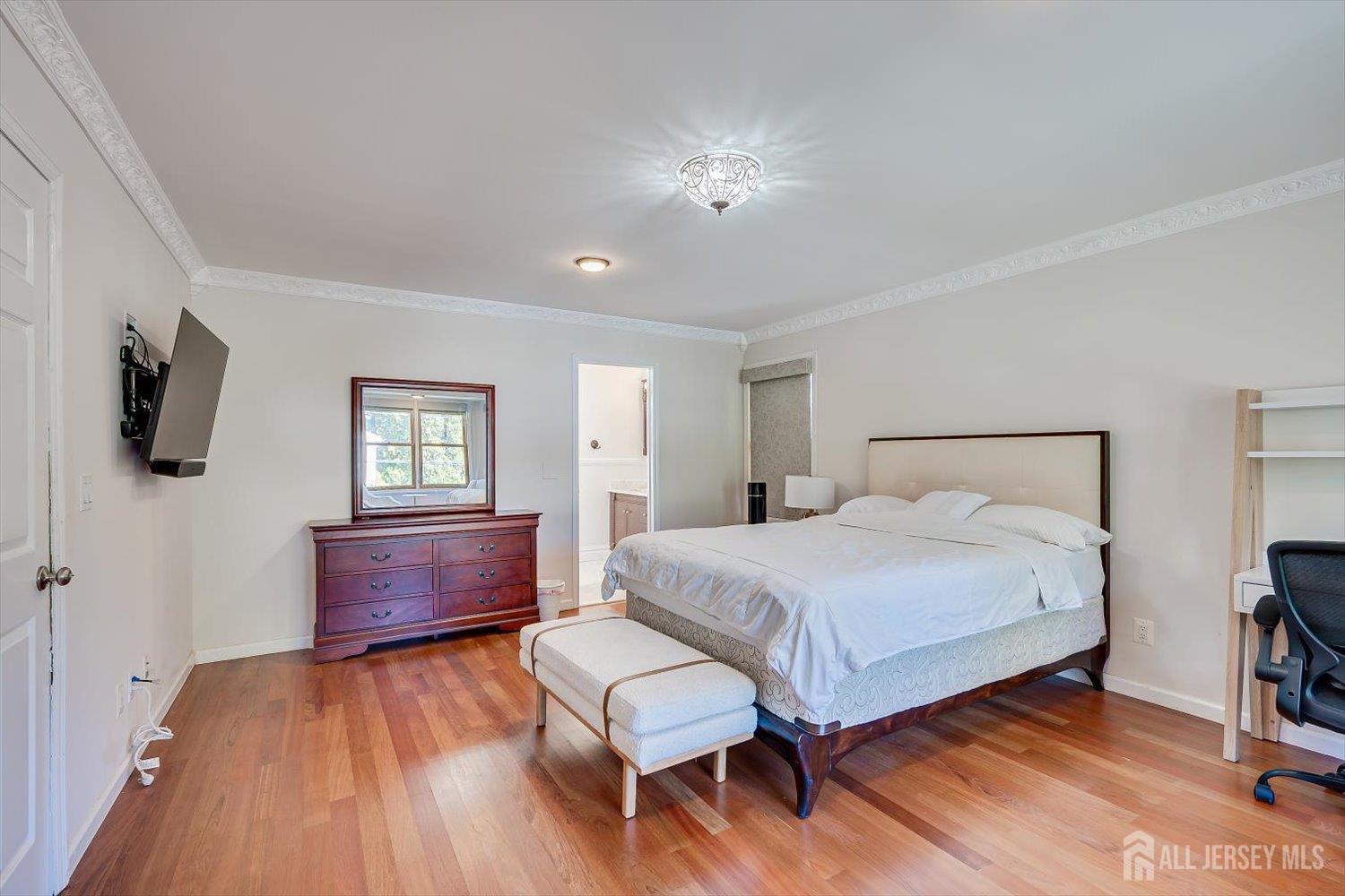 5 Hollywood Street Edison NJ 08820