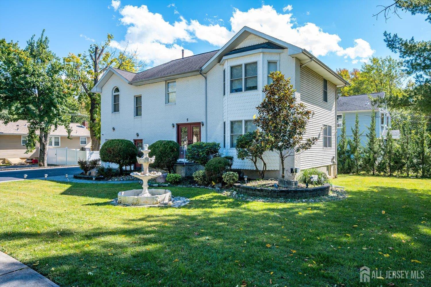 5 Hollywood Street Edison NJ 08820
