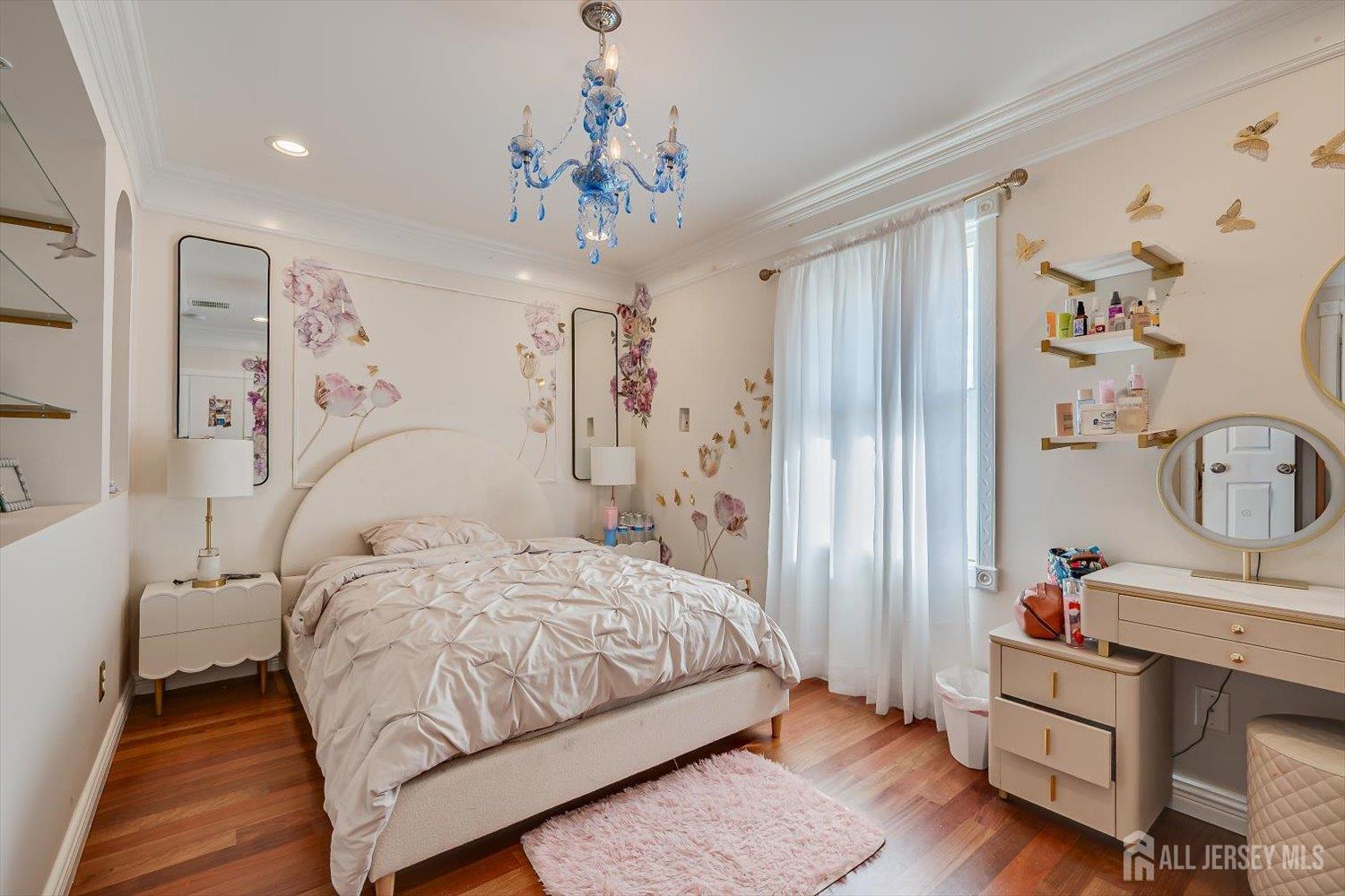 5 Hollywood Street Edison NJ 08820