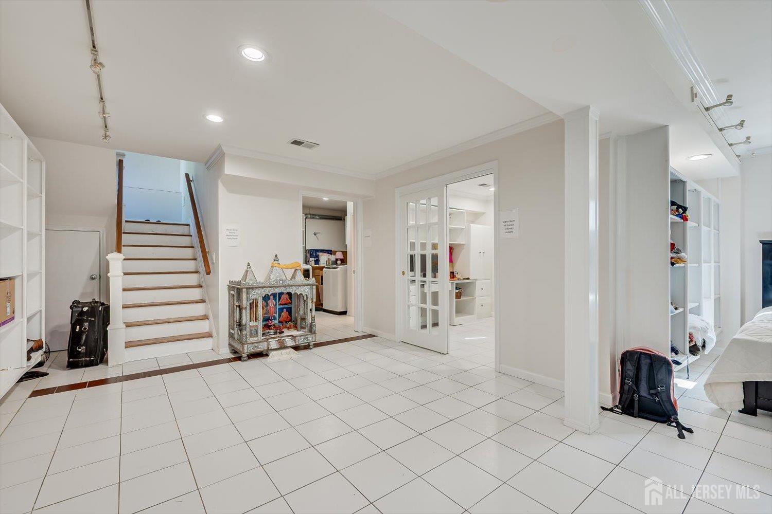 5 Hollywood Street Edison NJ 08820