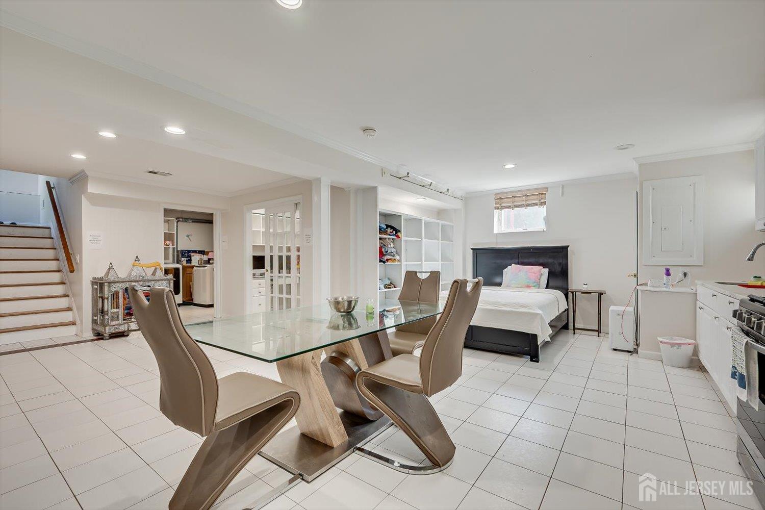 5 Hollywood Street Edison NJ 08820