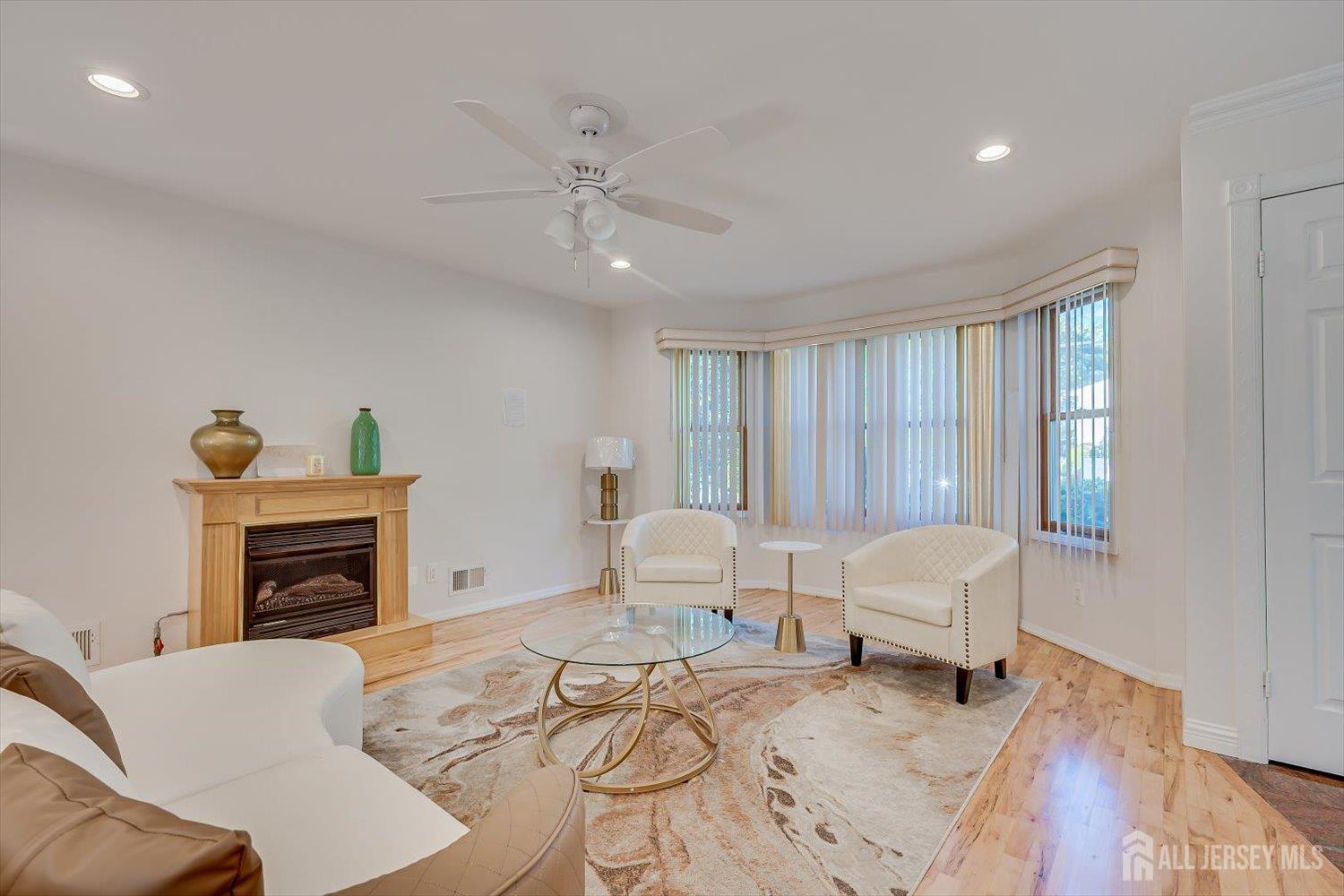 5 Hollywood Street Edison NJ 08820